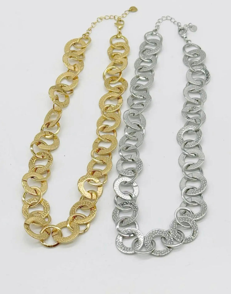 Collier Molivis