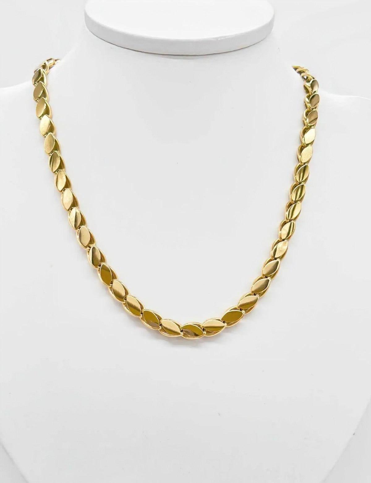Collier Ravilla