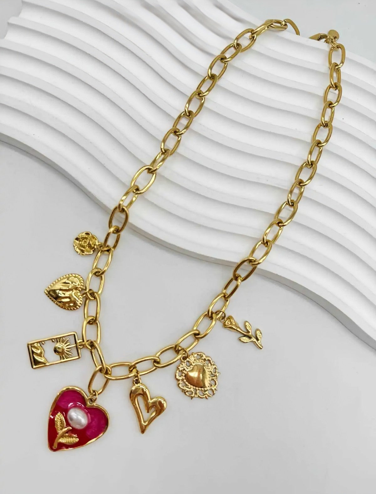 Collier CAM16
