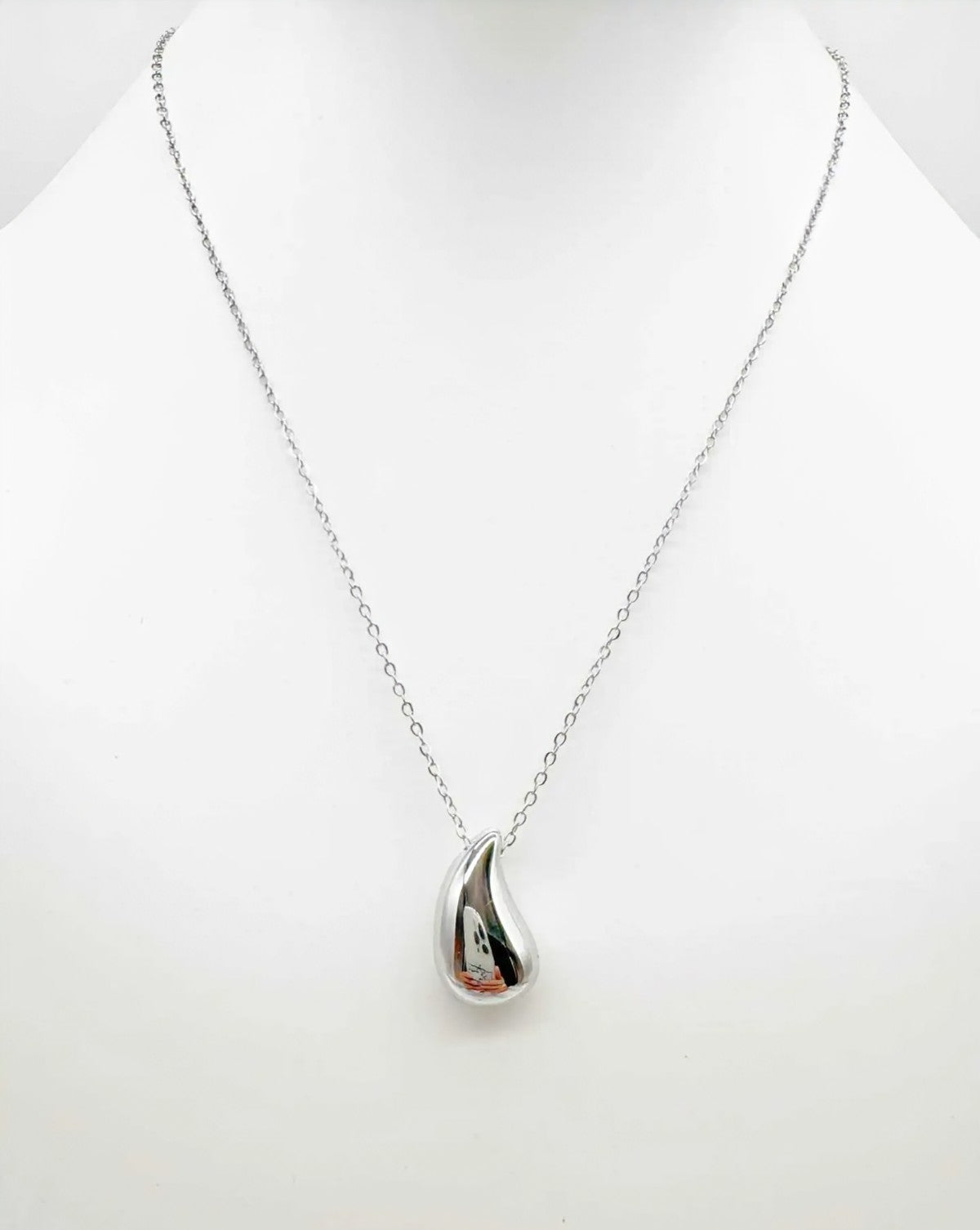 Collier Manrea