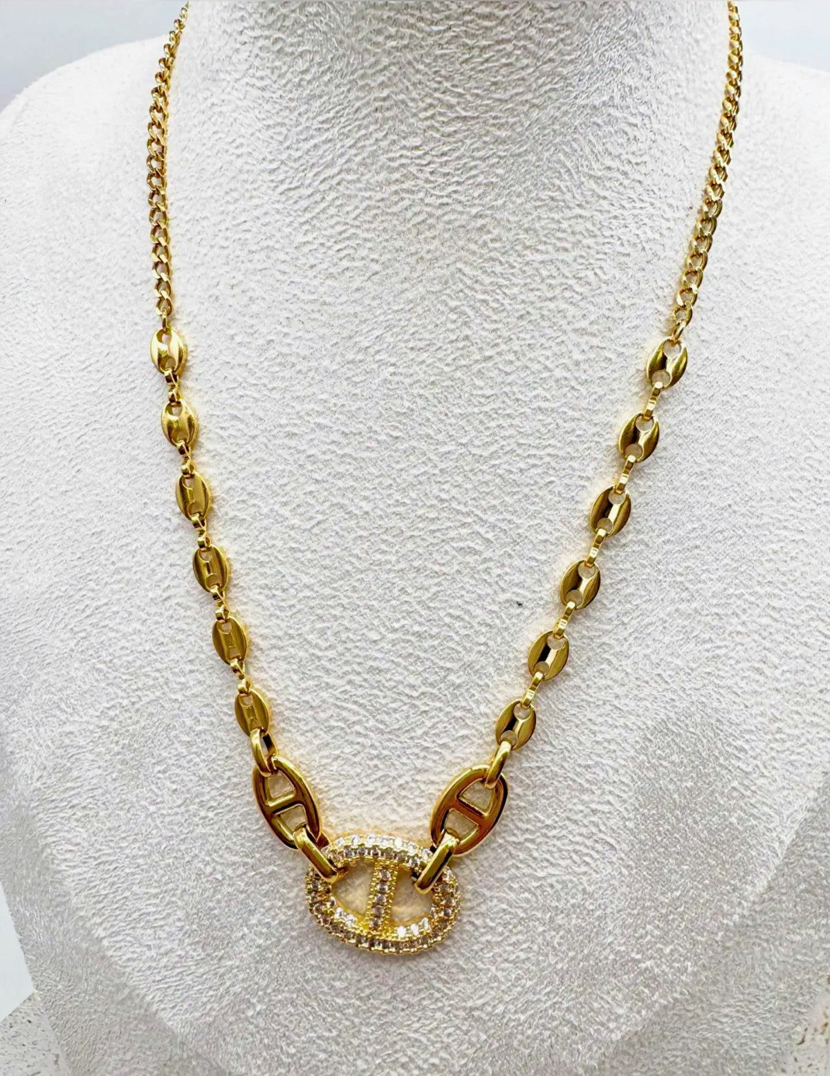 Collier CAM57