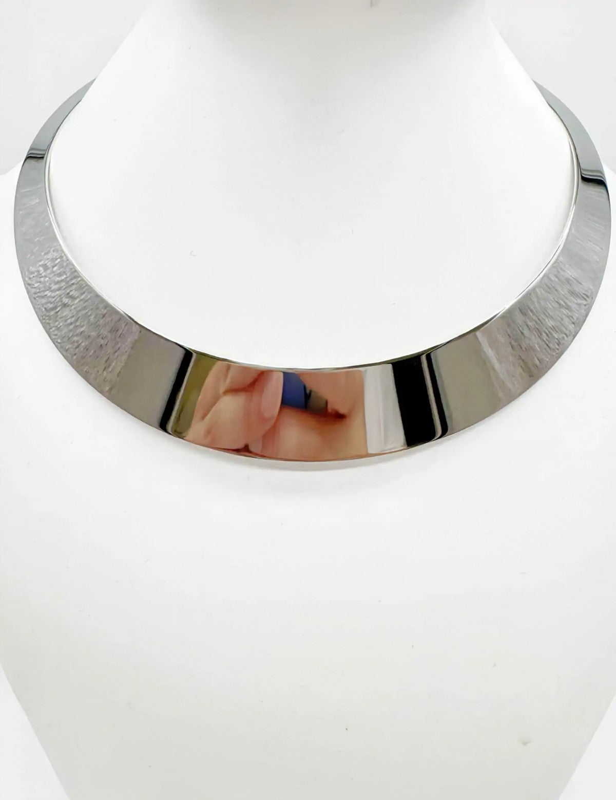 Collier CAM44