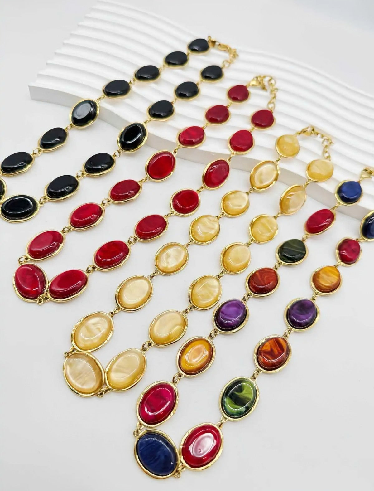 Collier CAM11