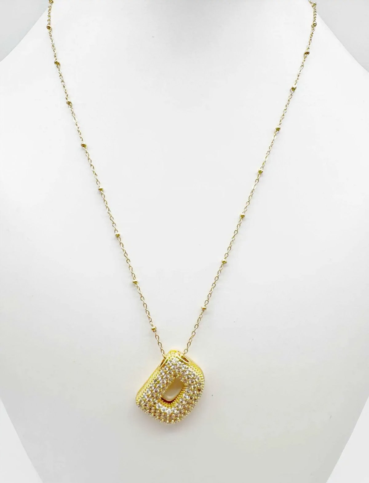 Collier CAM67