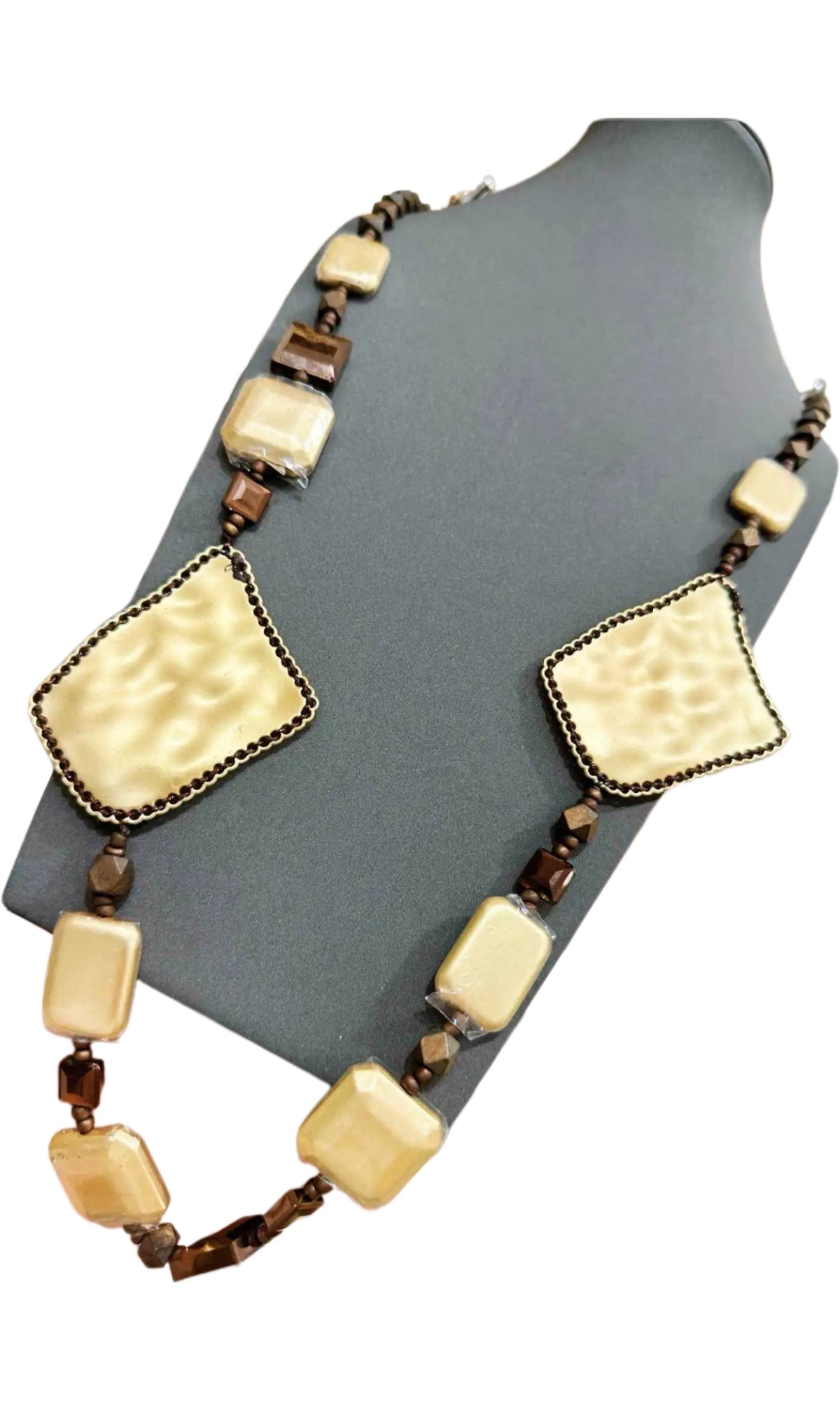 Collier CAM62