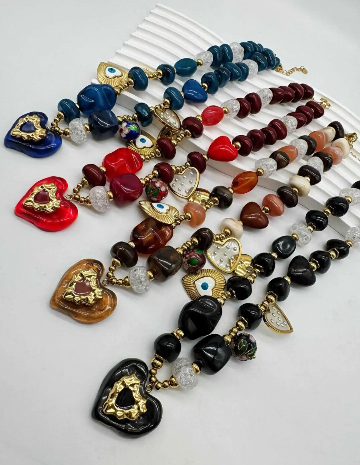 Collier CAM13