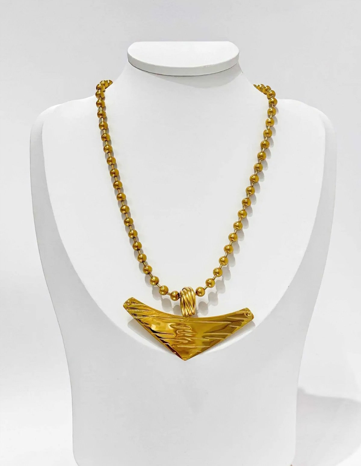 Collier CAM73