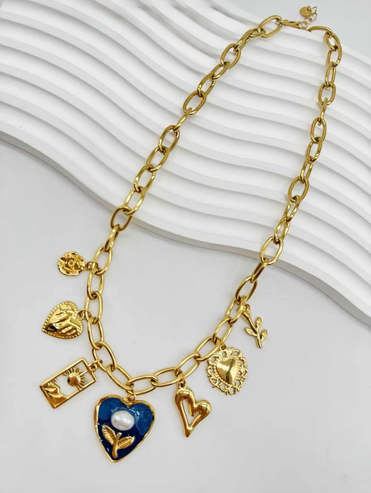 Collier CAM16