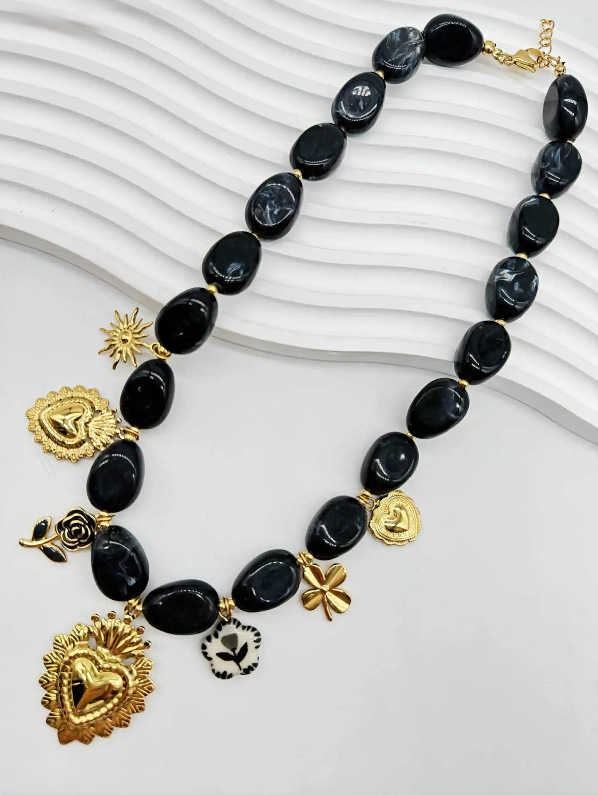 Collier CAM15