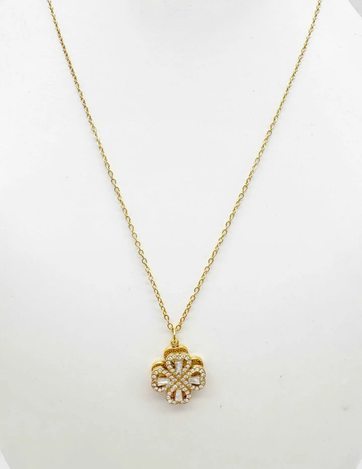Collier CAM76