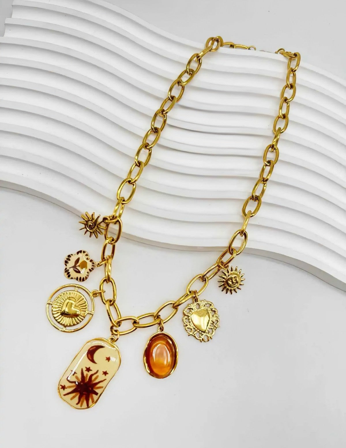 Collier CAM12