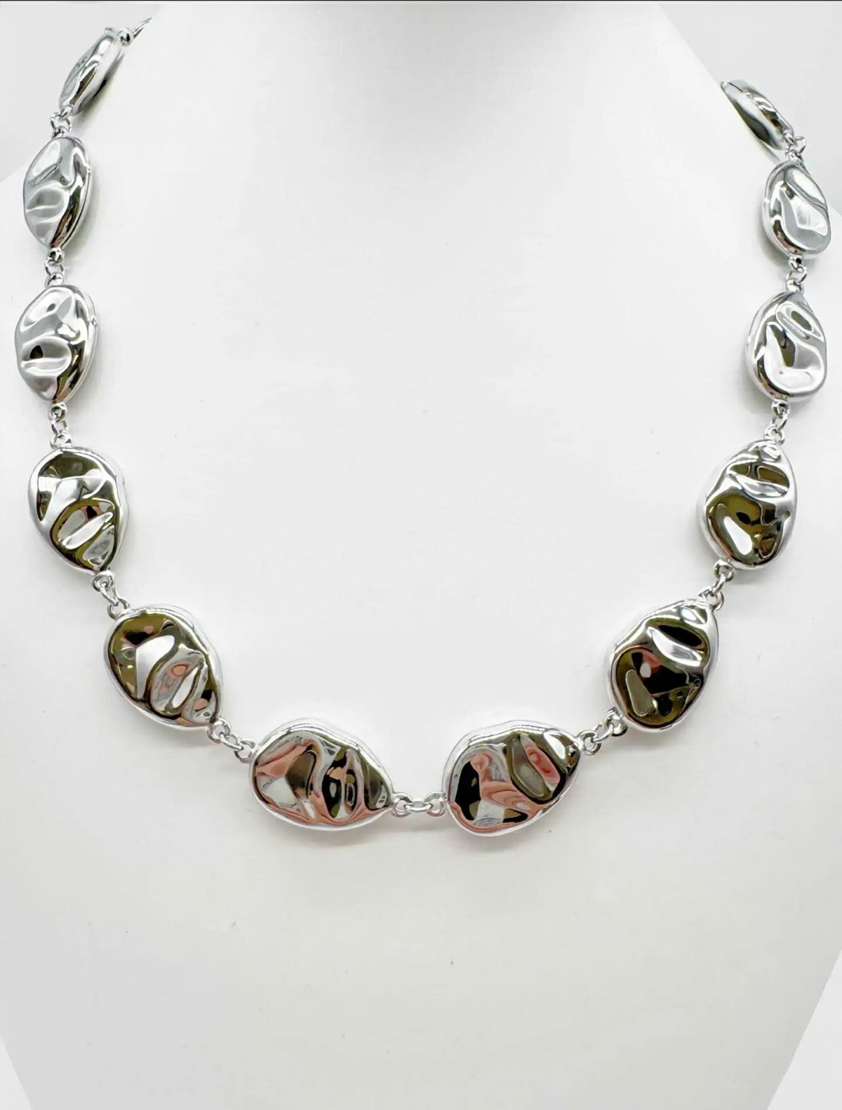 Collier CAM24