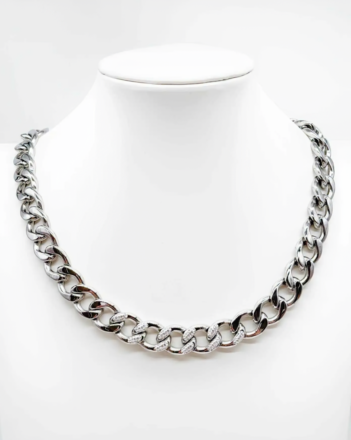 Collier Givnta