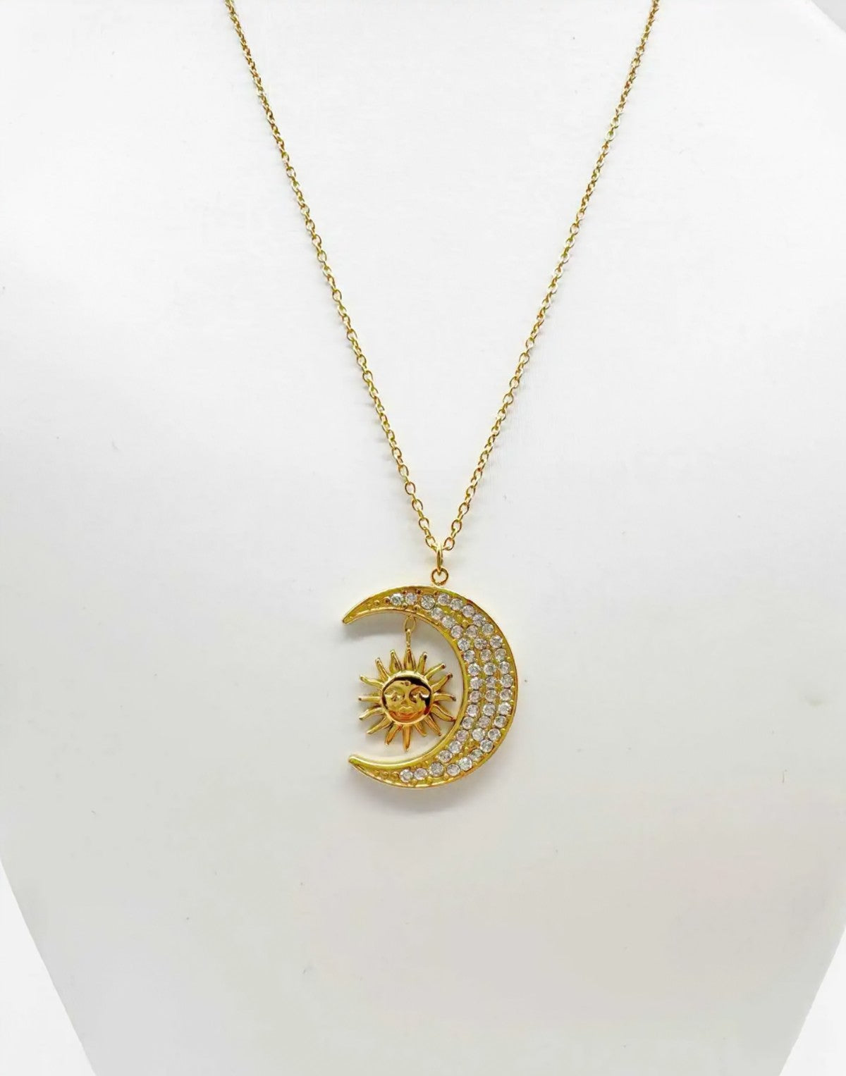 Collier CAM83
