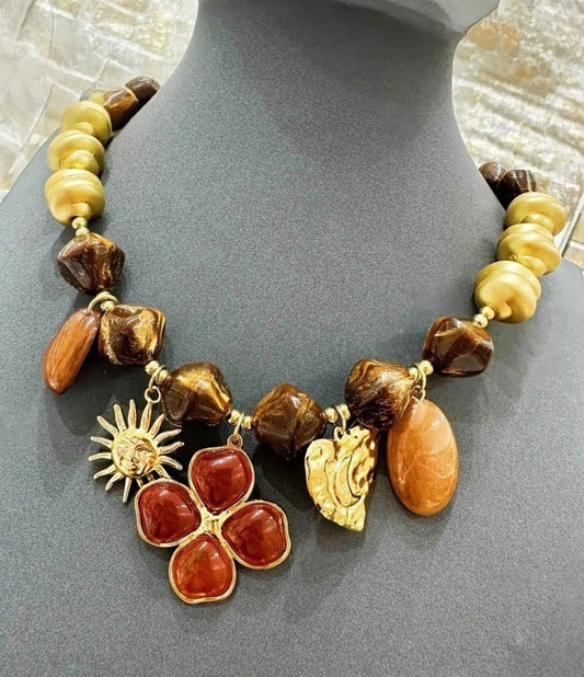Collier CAM48