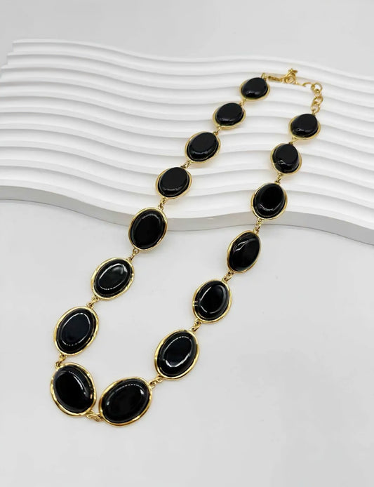Collier CAM11