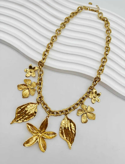 Collier CAM17