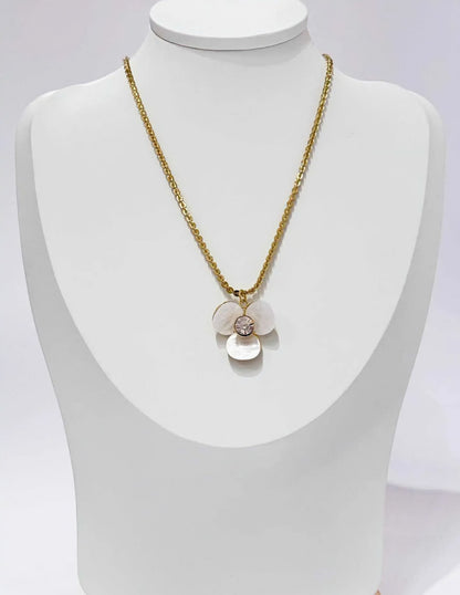 Collier CAM74