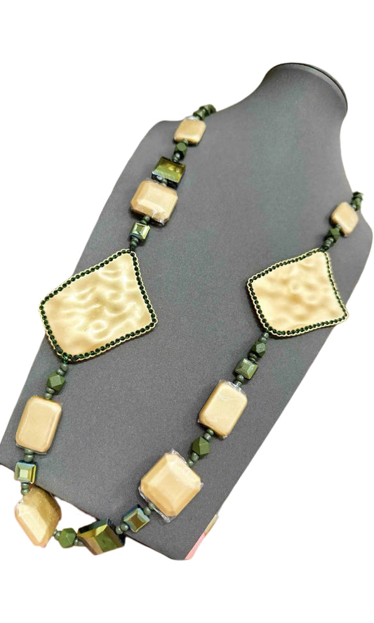Collier CAM62